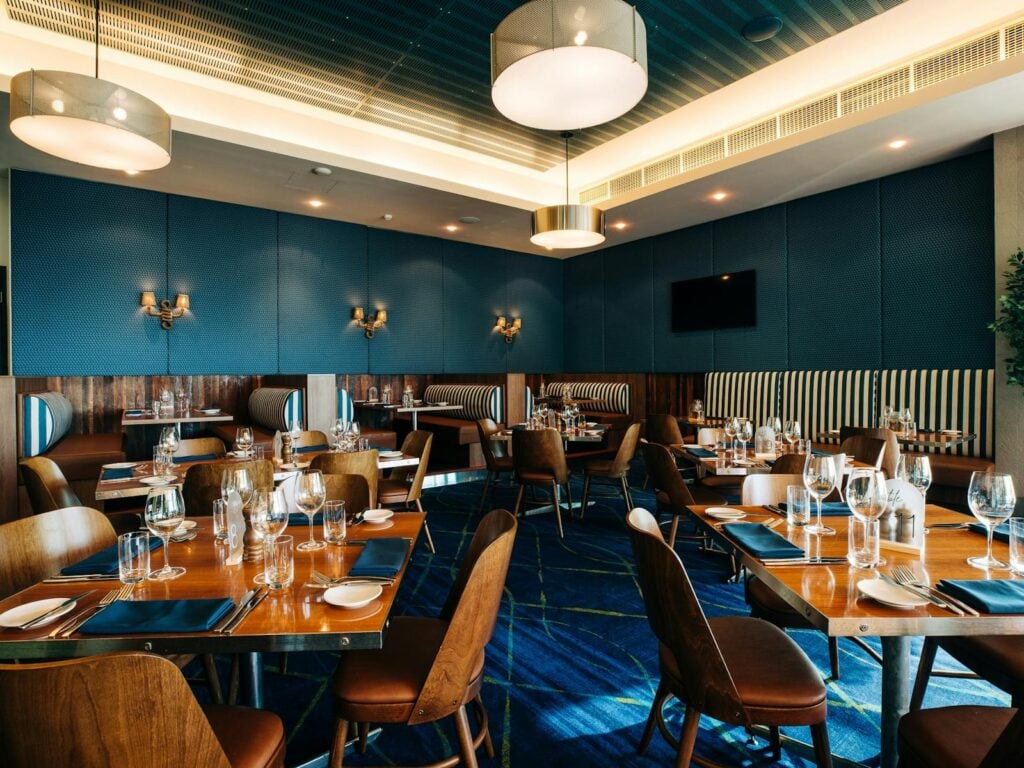 Offering full table service for lunch and dinner - sit back , relax and enjoy the best of the EP!